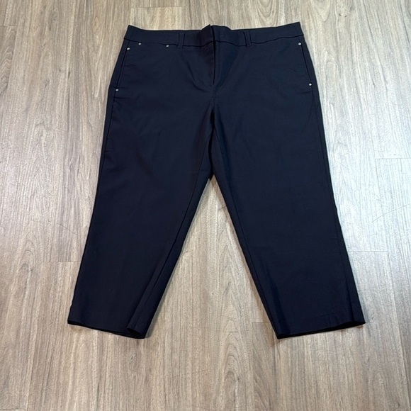 Black Capris - Picture 1 of 3